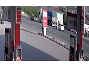 2 Kişinin Öldüğü Feci Kaza Kamerada