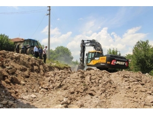 Şehitlik Yolu Genişletme Çalışmaları Başladı