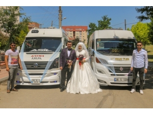 Servis Minibüslerinden Düğün Konvoyu