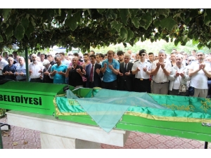 Kazada Ölen İki Kardeşe Gözyaşı