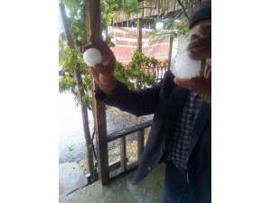 Ankara’da Ceviz Büyüklüğünde Dolu Yağdı