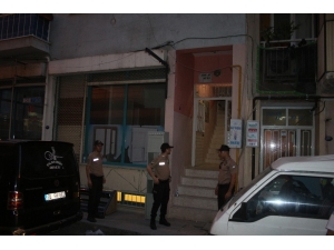 Cinnet Getiren Baba 2 Kızını Ağır Yaraladı