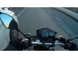 Tem Otoyolu’nda Motosikletlinin “Başına” Gelmeyen Kalmadı