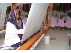 Halı Dokumak, Hastalığına Terapi Oldu