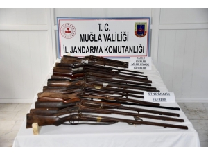 Tarihi Piyade Tüfekleri Yakalandı