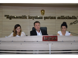 Meclis Toplantısında Sert Tartışma, Başkan Meclis Üyesini Dışarıya Çıkarttırdı