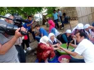 Mavi Fularlılar Kırgız Mahallesinde