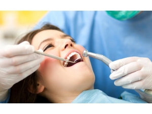 Diş Eti Hastalığı Şeker Habercisi Olabilir