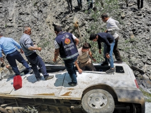 Bahçesaray’da Trafik Kazası; 3 Yaralı