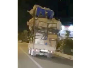 Kamyon Üstünde Tehlikeli Yolculuk