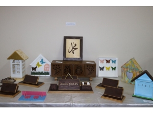 Dü Öğrencileri Atıklarla Sanat Yaptı