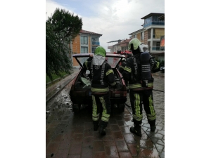 Seyir Halindeki Araç Alev Aldı