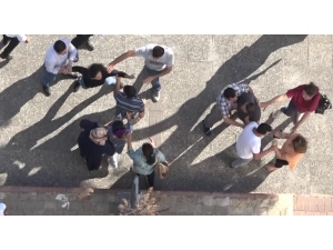 Kadınlar Sokak Ortasında Birbirine Girdi