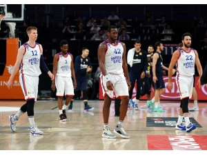 Anadolu Efes, Fenerbahçe Karşısında Bu Sezon 5. Kez Kazandı