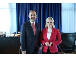 İzlanda Eğitim, Kültür, Bilim Ve Spor’dan Sorumlu Bakanı Lilja Dögg Alfresdttir, A Milli Takım’ın Kamp Yaptığı Otelde Gençlik Ve Spor Bakanı Dr. Mehmet Muharrem Kasapoğlu İle Görüştü.