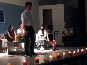 Pazaryeri’nde Öğrencilerden Bir Yaz Akşamı Şiir Dinletisi