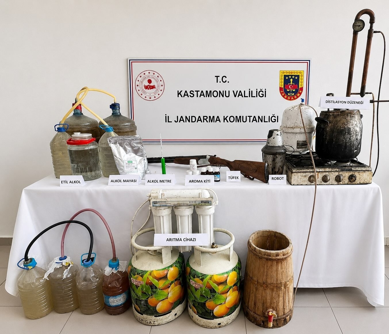 kacak-icki-hazirligina-sucustu-cok-sayida-malzeme-ele-gecirildi