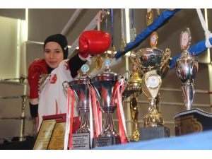 Kicboksun Altın Kızının Hedefi Dünya Şampiyonluğu