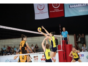 Voleybol Yıldız Kızlar Kategorisi’nde Elemeli Final Zamanı