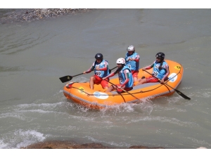 Tunceli’de Dünya Rafting Şampiyonası Sürüyor