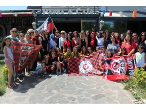 Şampiyon Takımın Kadın Taraftarları Kahvaltıda Buluştu