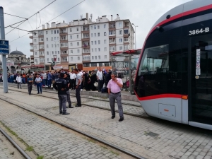 Kayseri’de Tramvayın Altında Kalan Bir Kişi Yaralandı