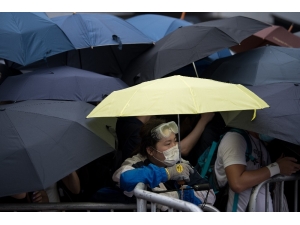 Hong Kong’da Tansiyon Yüksek