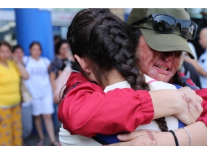Yeni Yüzü İçin Gözyaşları İçinde Yola Çıktı