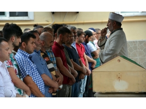 4. Kattan Havalandırma Boşluğuna Düşen Genç Kız Defnedildi