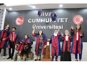 Üniversiteli Engelliler İçin Mezuniyet Töreni Düzenlendi