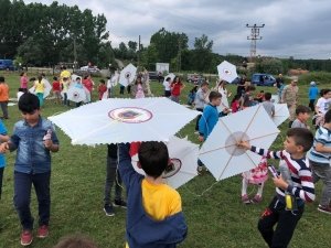 Jandarmadan Çocuklara Karne Hediyesi