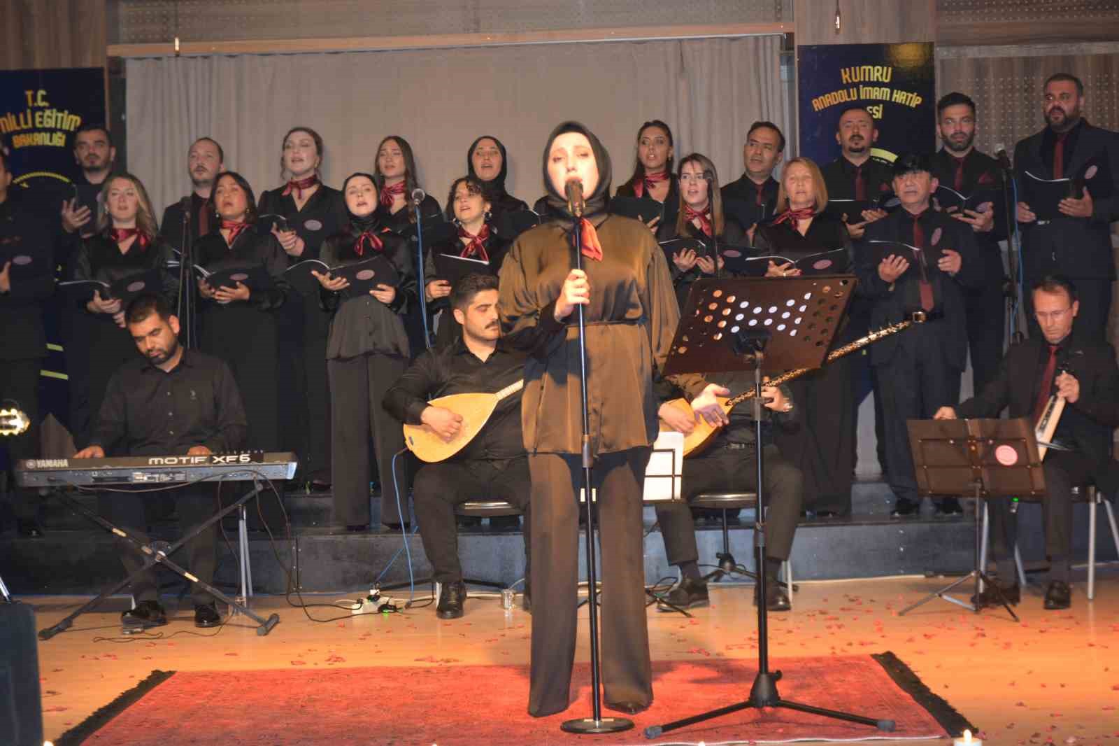 ordu-da-ogretmenlerden-turk-halk-muzigi-konseri