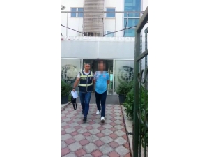 Polis Gibi Davranarak Hasta Çocuğun Ailesini Dolandırdı