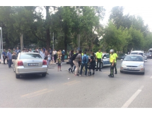 Otomobil İle Motosiklet Çarpıştı: 1 Yaralı