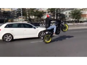 E-5’te Trafiği Birbirine Katan Motosiklet Sürücüleri Kamerada