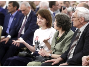 Rus Gazeteci Protestosu Kremlin’e Sıçradı