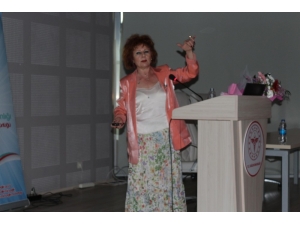 Prof. Dr. Sema Aydoğdu: “Türkiye’deki Çocukların Yüzde 13’ünde Ciddi Beslenme Yetersizliği Var”