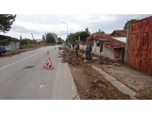 Aslanapa’da Çevre Düzenleme Ve Kilitli Parke Döşeme Çalışmaları