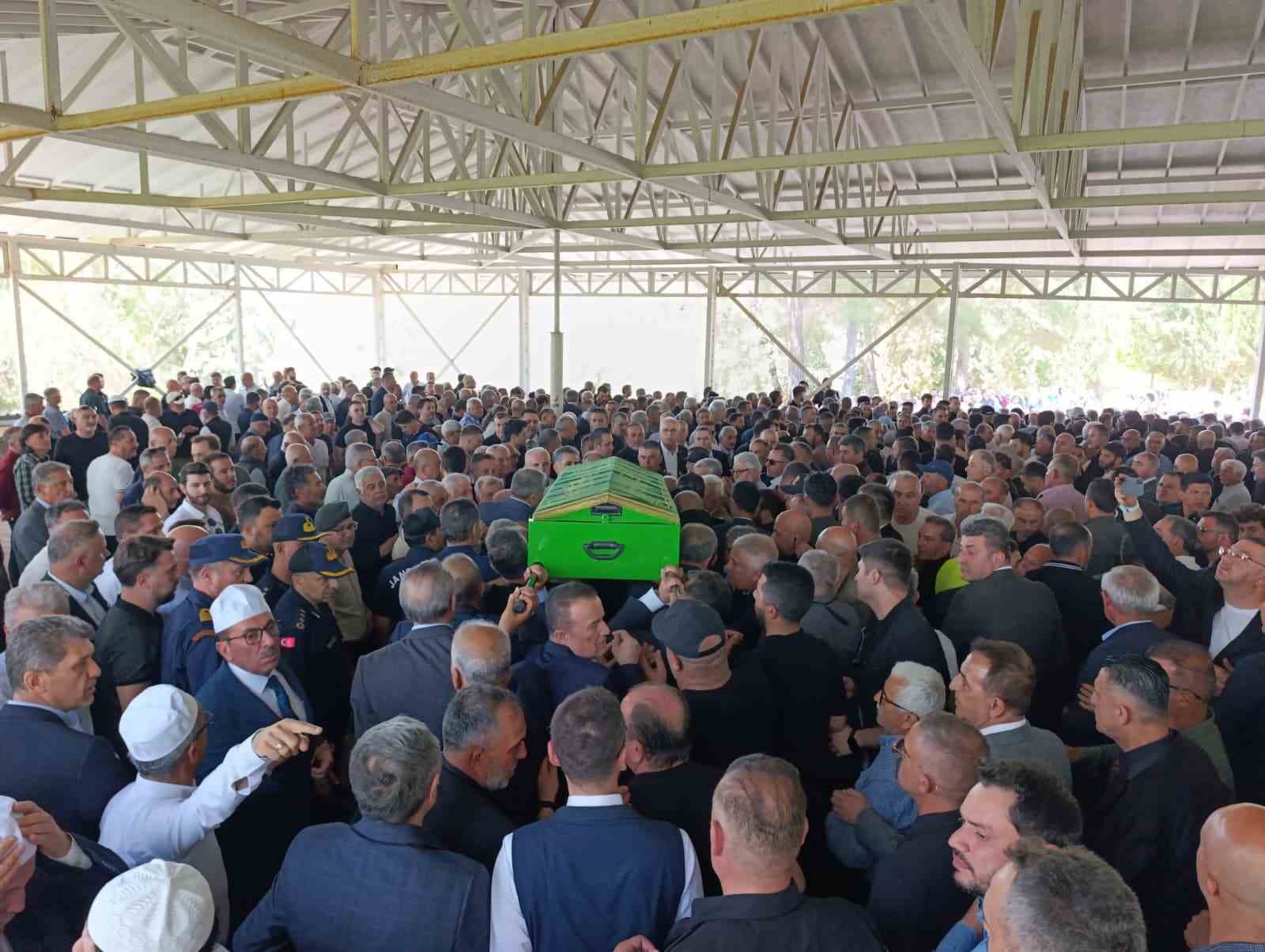 is-insani-aydin-cavusoglu-son-yolculuguna-ugurlandi