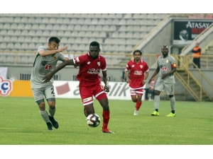 Altay Bombaları Patlattı