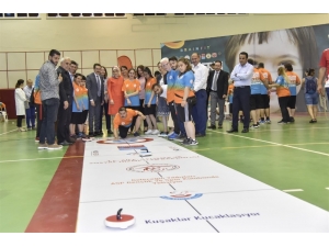 Gönüllerin Birincileri Yarışıyor Floor Curling Şampiyonası