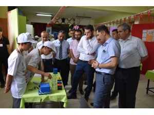 Gölcük Ortaokulunda "Tübitak 4006 Bilim Fuarı" Düzenlendi