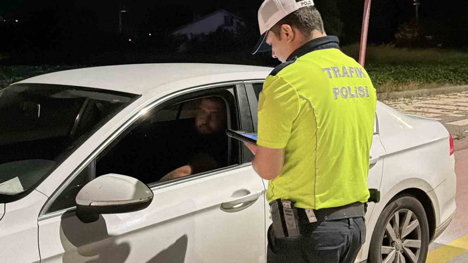 bolu-da-bir-haftada-32-bin-arac-denetlendi-bin-756-surucuye-ceza-kesildi
