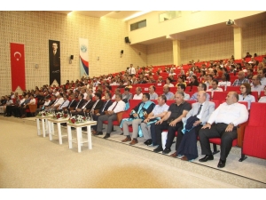 7 Aralık Üniversitesinde Akademisyenler Törenle Cübbe Giydi