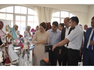 Şuhut Halk Eğitim Merkezinde Yıl Sonu Sergisi