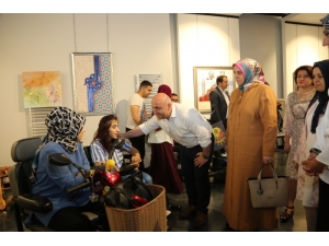 Engellilerden Anlamlı Sergi