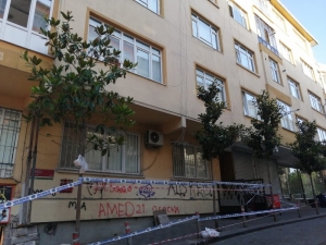 Güngören’de Yıkılma Tehlikesi Bulunan 5 Katlı Bina Boşaltıldı