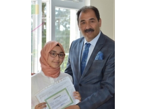 Erzincan’da 41 Bin 35 Öğrenci Karnelerini Aldı