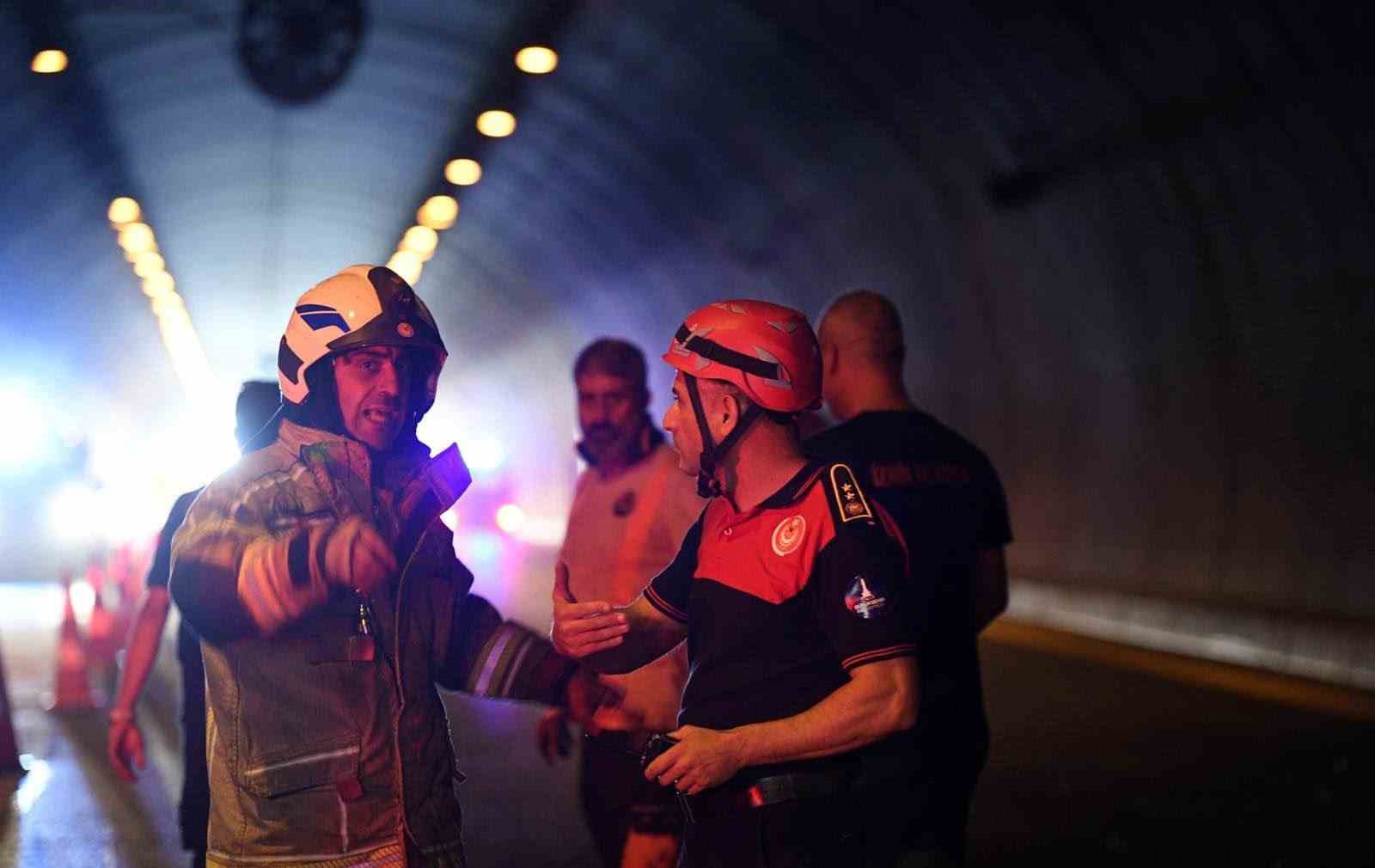 bayrakli-tunelleri-nde-korkutan-tir-yangini