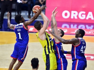 Basketbol Final Serisinde Sıra 4. Maçta